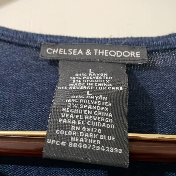 Chelsea & Theodore Deep Blue Knot Front Top Size L - Picture 3 of 4